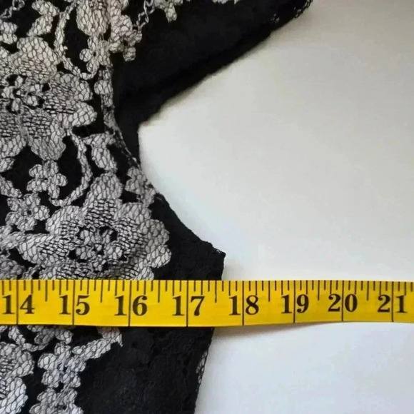 Betsey Johnson Black & Gray Cap Sleeve Sheath Midi Lace Dress - Sz 10 - Picture 9 of 10